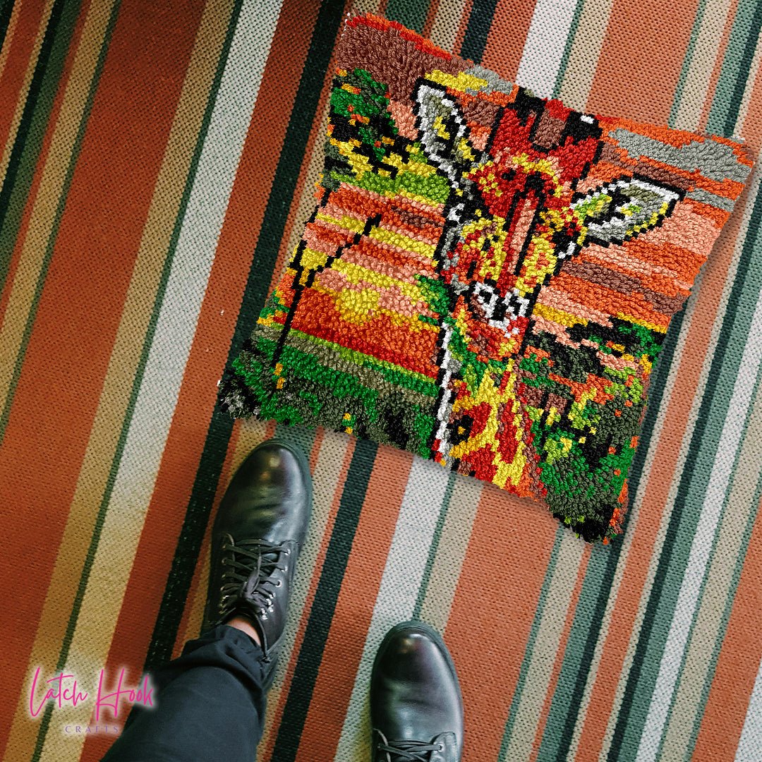 Golden Horizon Giraffe - Latch Hook Pillowcase Kit - Latch Hook Crafts